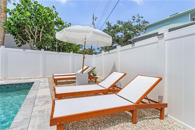 197 Madison CT, Fort Myers Beach, FL 33931