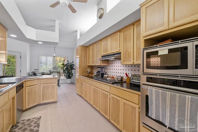 3306 Prestwick Dr, North Pace, FL 32571