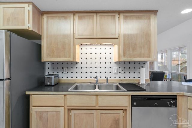 3306 Prestwick Dr, North Pace, FL 32571