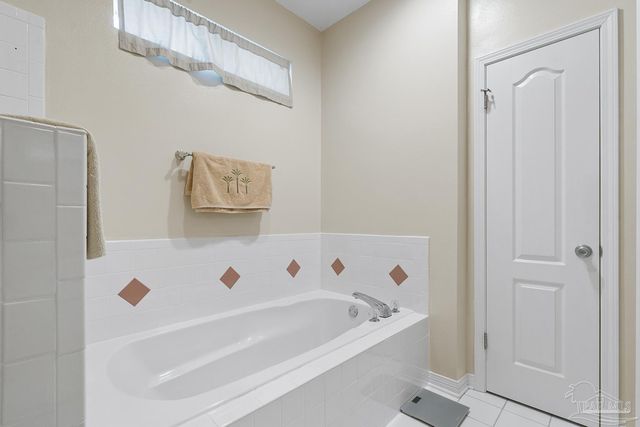 3306 Prestwick Dr, North Pace, FL 32571