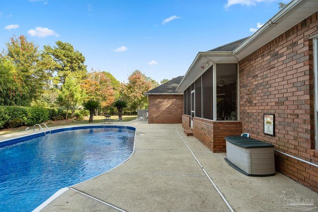 3306 Prestwick Dr, North Pace, FL 32571