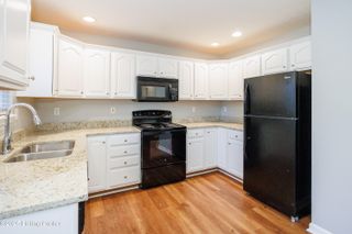 2414 Helen Ave, Louisville, KY 40216