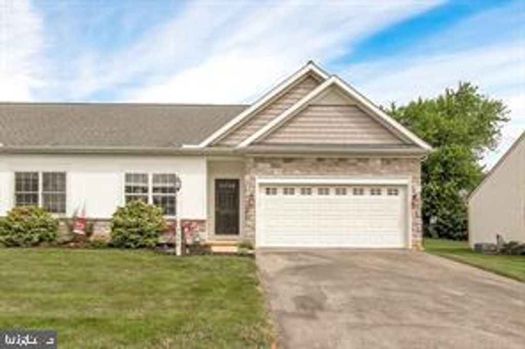 3606 KORTNI DR, Dover, PA 17315