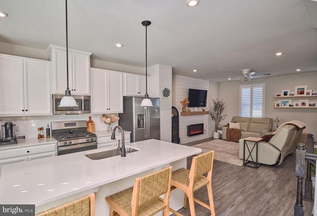 39 ORTIZ DR, Pennsauken, NJ 08110