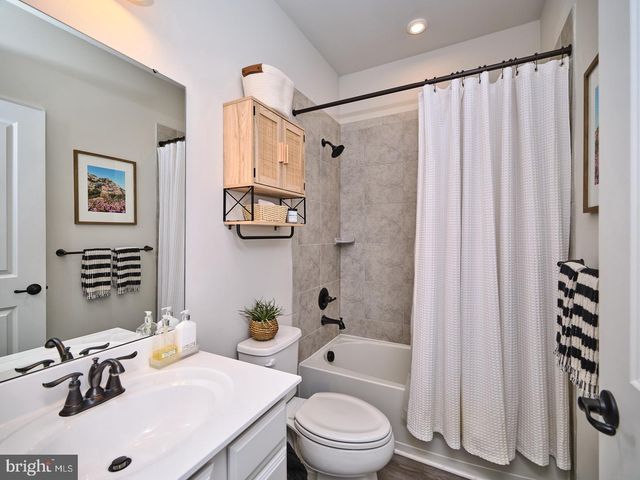 39 ORTIZ DR, Pennsauken, NJ 08110