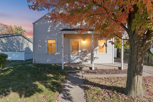 129 South Street, Belleville, MI 48111