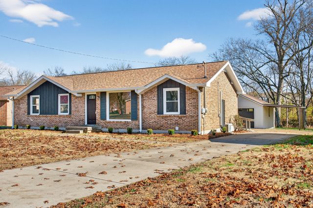 267 Southburn Dr, Hendersonville, TN 37075