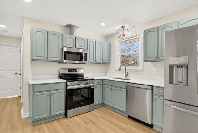 267 Southburn Dr, Hendersonville, TN 37075