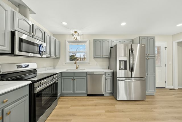 267 Southburn Dr, Hendersonville, TN 37075