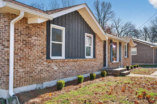 267 Southburn Dr, Hendersonville, TN 37075