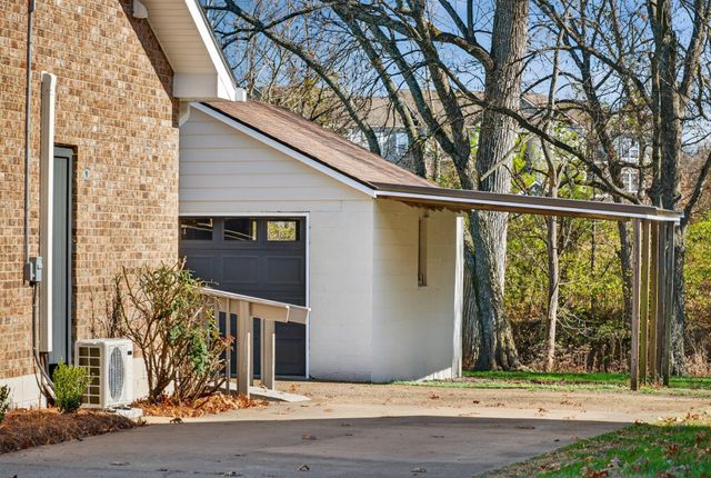 267 Southburn Dr, Hendersonville, TN 37075