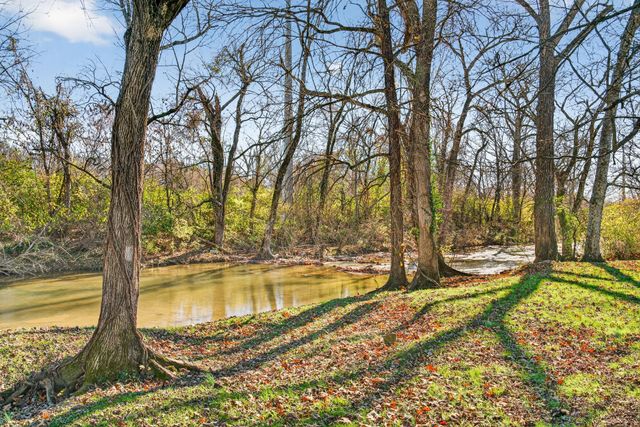 267 Southburn Dr, Hendersonville, TN 37075