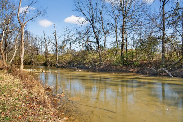 267 Southburn Dr, Hendersonville, TN 37075