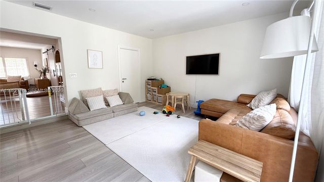 5785 SW 54th Ter 5785, Miami, FL 33155