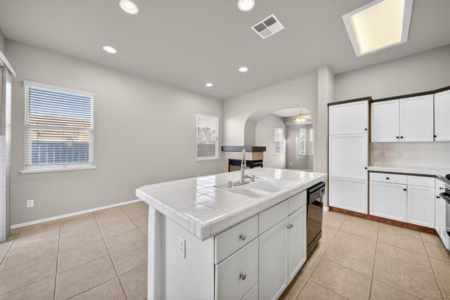 1743 Glen Oban Lane, Clovis, CA 93619