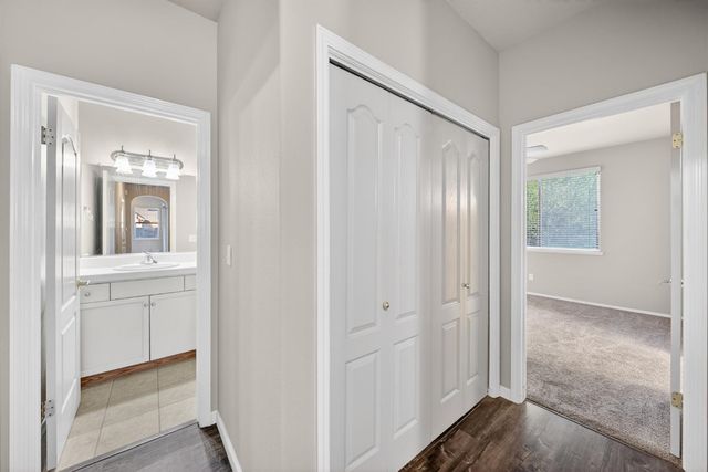 1743 Glen Oban Lane, Clovis, CA 93619