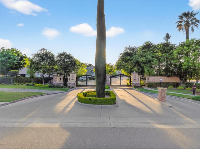 1743 Glen Oban Lane, Clovis, CA 93619