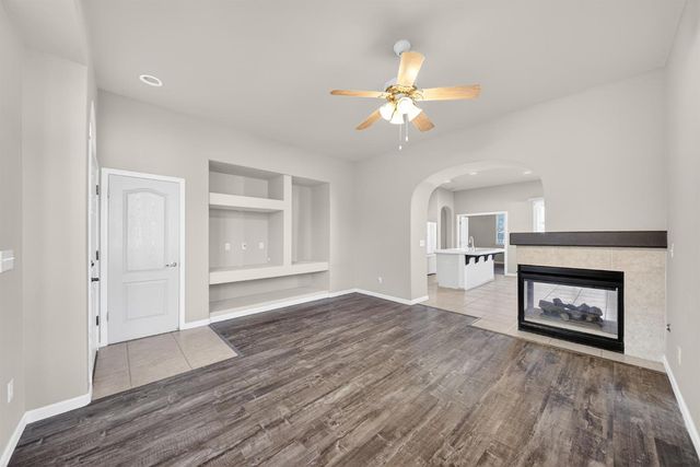 1743 Glen Oban Lane, Clovis, CA 93619