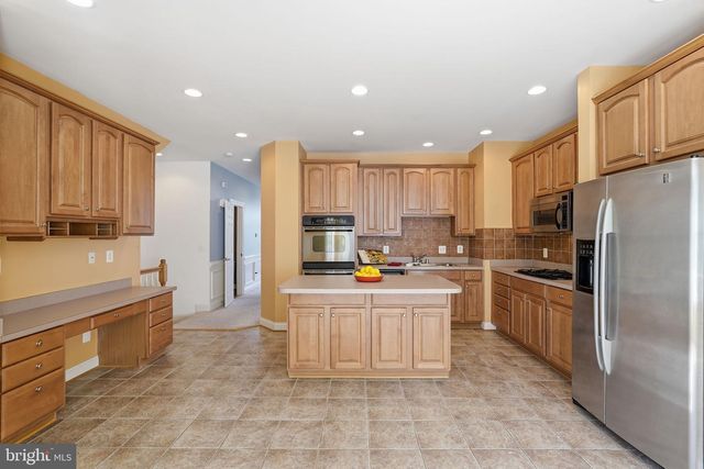 6830 WITTON CIR, Gainesville, VA 20155