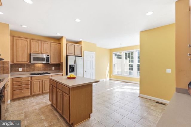 6830 WITTON CIR, Gainesville, VA 20155