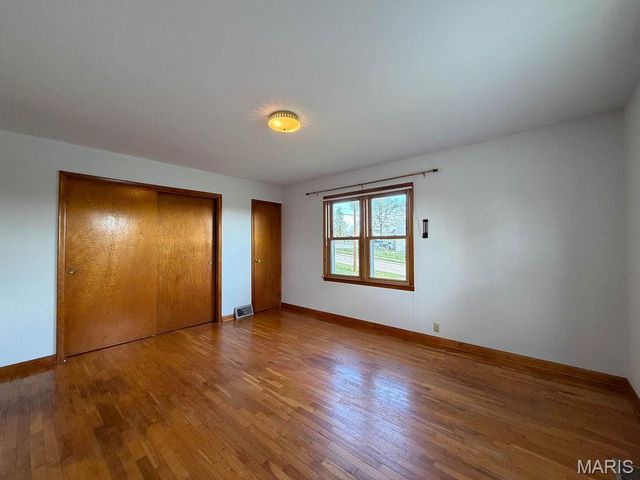 321 Lake Street, De Soto, MO 63020