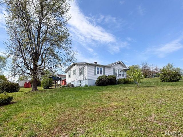 321 Lake Street, De Soto, MO 63020