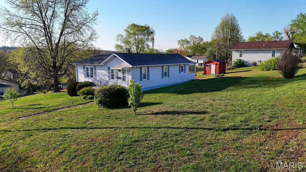 321 Lake Street, De Soto, MO 63020