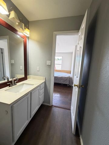 4611 E Castleman DR, Austin, TX 78725