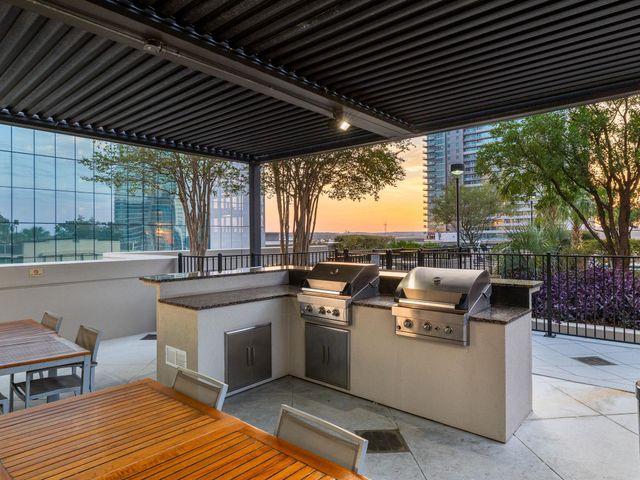 360 Nueces ST 1612, Austin, TX 78701