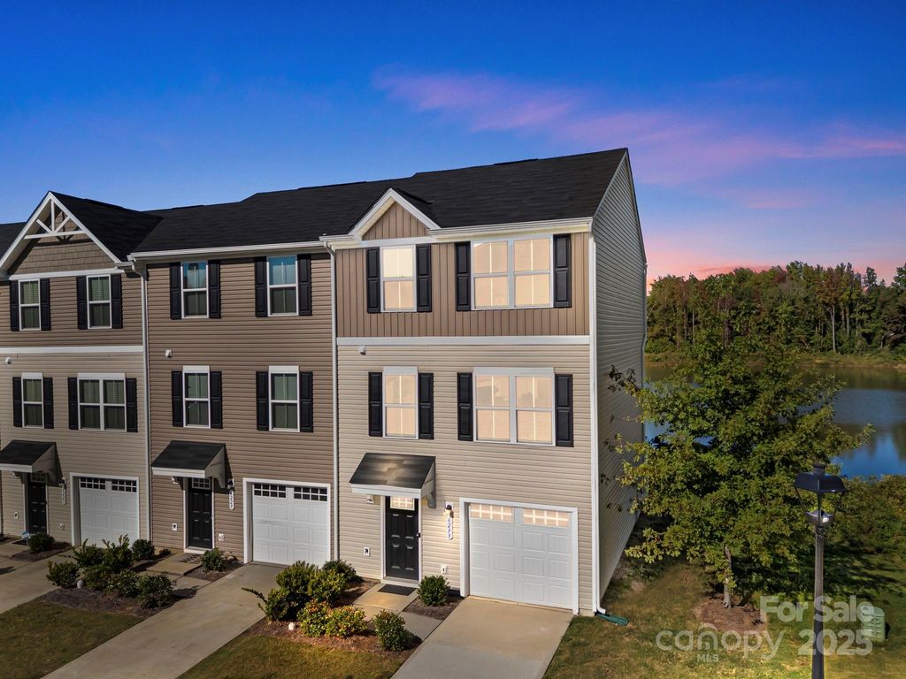 6233 Cutwater Circle, Charlotte, NC 28269