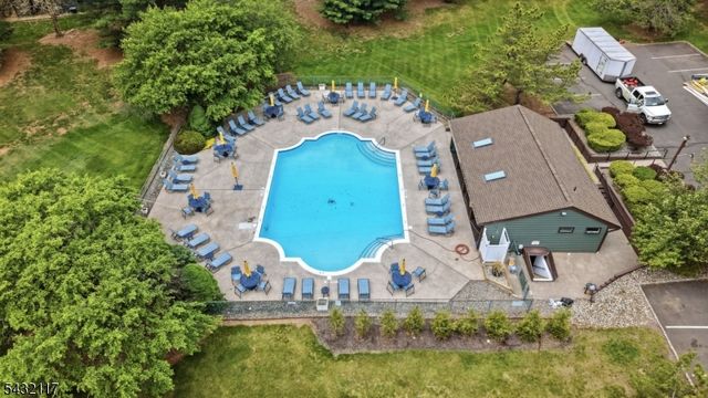 55 Meadowview Dr, Clinton Twp., NJ 08801