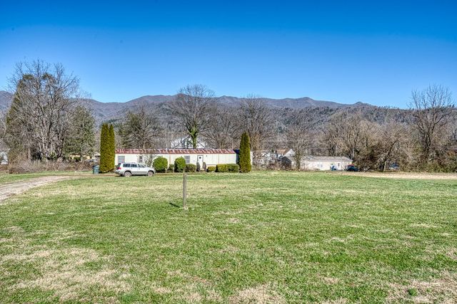 385 Aquone, Andrews, NC 28901