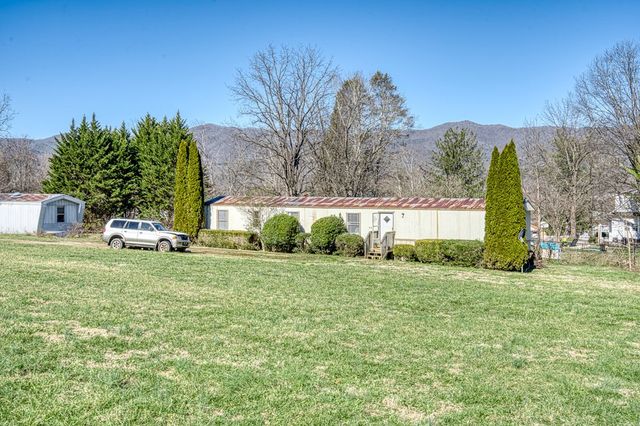 385 Aquone, Andrews, NC 28901