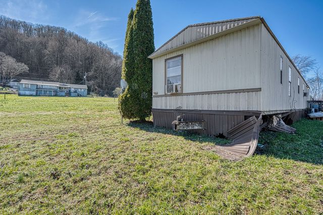 385 Aquone, Andrews, NC 28901