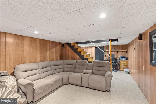 230 W ORE ST, Loganville, PA 17342