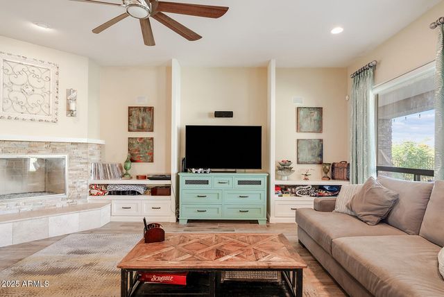 8705 S 24TH Place, Phoenix, AZ 85042