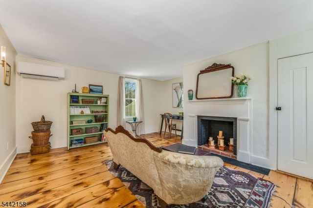 570 Spring Mills Rd., Alexandria Twp., NJ 08848