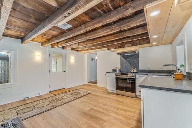 570 Spring Mills Rd., Alexandria Twp., NJ 08848