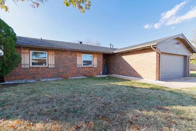 1017 SW 61st St, Lawton, OK 73505