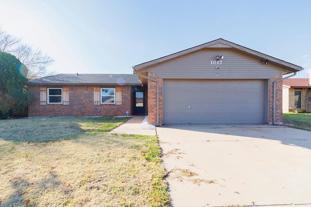 1017 SW 61st St, Lawton, OK 73505
