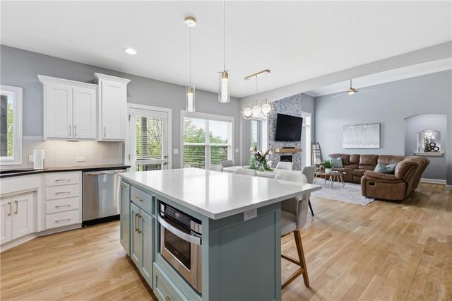 10512 N Euclid Avenue, Kansas City, MO 64155
