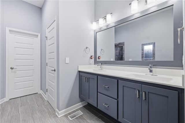 10512 N Euclid Avenue, Kansas City, MO 64155