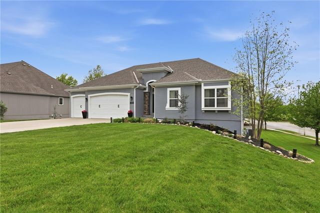 10512 N Euclid Avenue, Kansas City, MO 64155