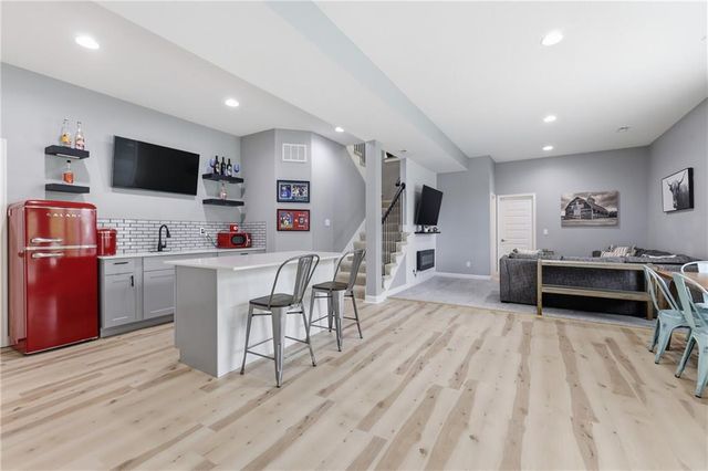 10512 N Euclid Avenue, Kansas City, MO 64155