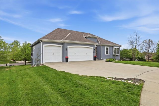 10512 N Euclid Avenue, Kansas City, MO 64155