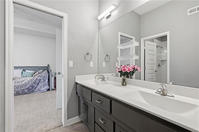 10512 N Euclid Avenue, Kansas City, MO 64155