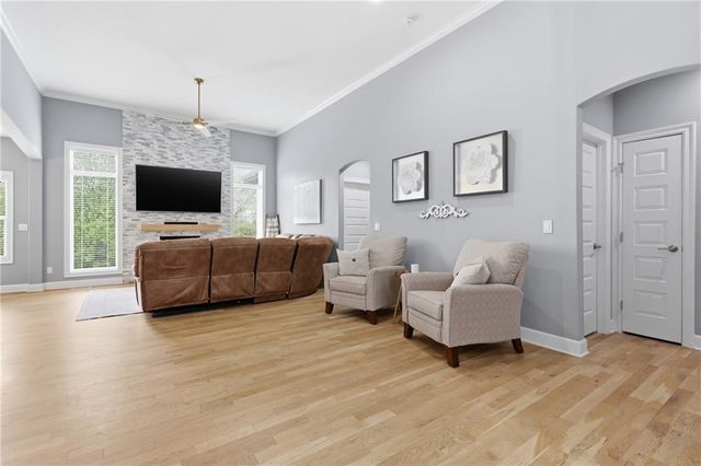 10512 N Euclid Avenue, Kansas City, MO 64155
