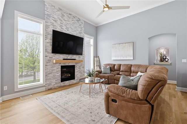 10512 N Euclid Avenue, Kansas City, MO 64155