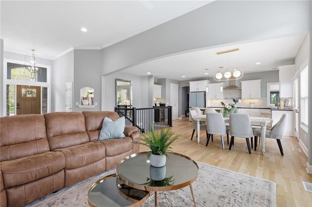 10512 N Euclid Avenue, Kansas City, MO 64155
