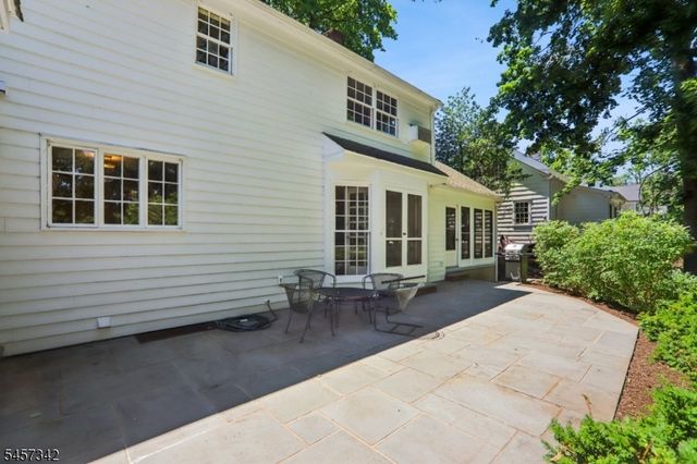 260 Fairmount Ave, Chatham Boro, NJ 07928